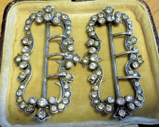 Hebillas para calazado femenino siglo XVIII.