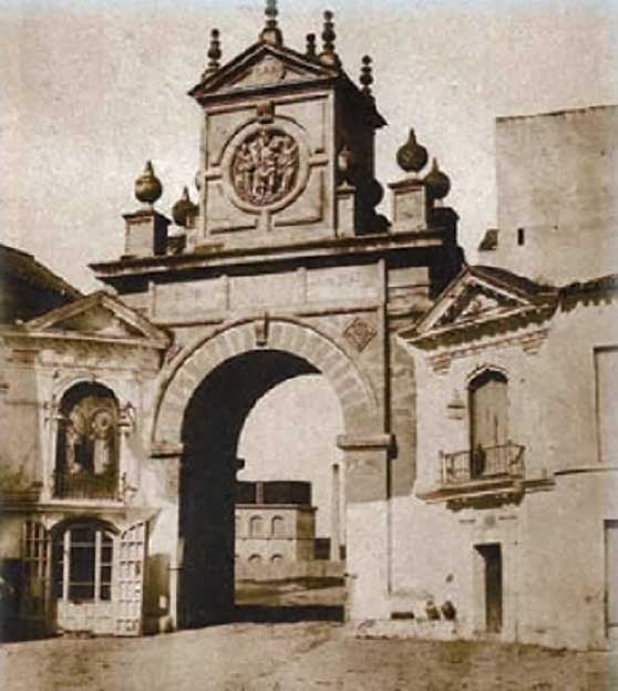 Foto de la Puerta Real Sevilla.
