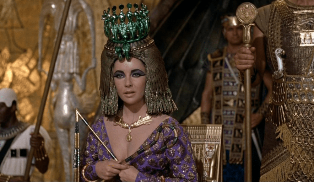Escena de la película Cleopatra. 1963. Elizabeth Taylor.