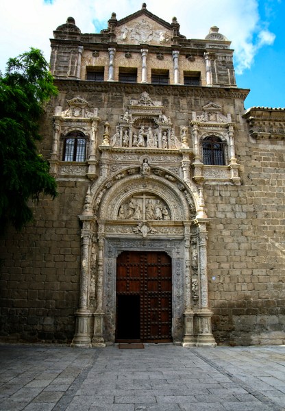 Alonso de Covarrubias. Fachada del Hospital de Santa Cruz. Toledo. Siglo XVI.