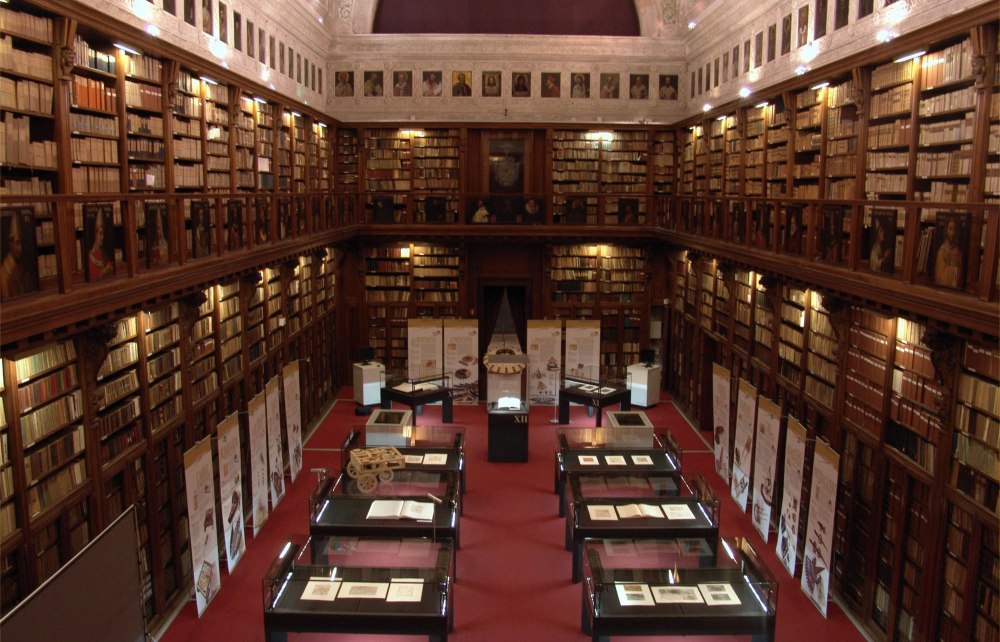 Biblioteca Ambrosiana. Milán. La Ambrosiana fue una de las primeras bibliotecas en abrirse al público en Europa.