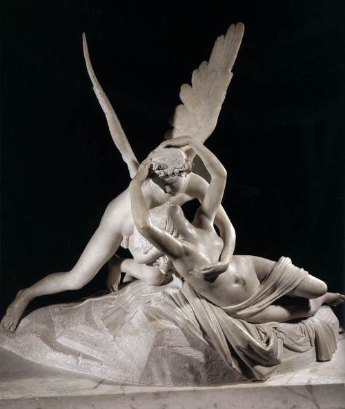 Psique reanimada por el beso del amor. Antonio Canova. 1793. Museo del Louvre. Paris.