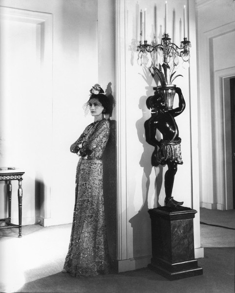 Cecil Beaton. Coco Chanel. 1937. Cecil Beaton Studio Archive. Sotheby's. Londres.