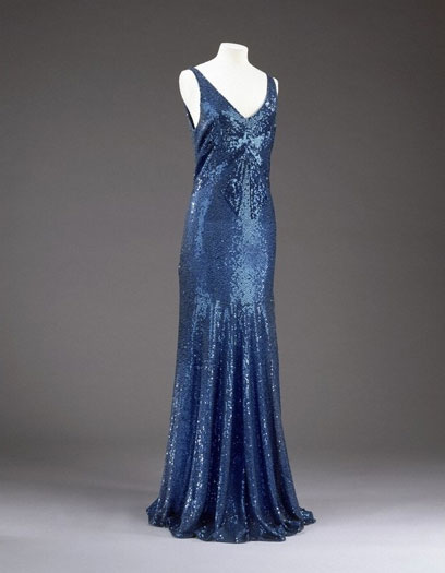 Chanel. Vestido de noche. Hacia 1932. Museo Victoria y Alberto. Londres
