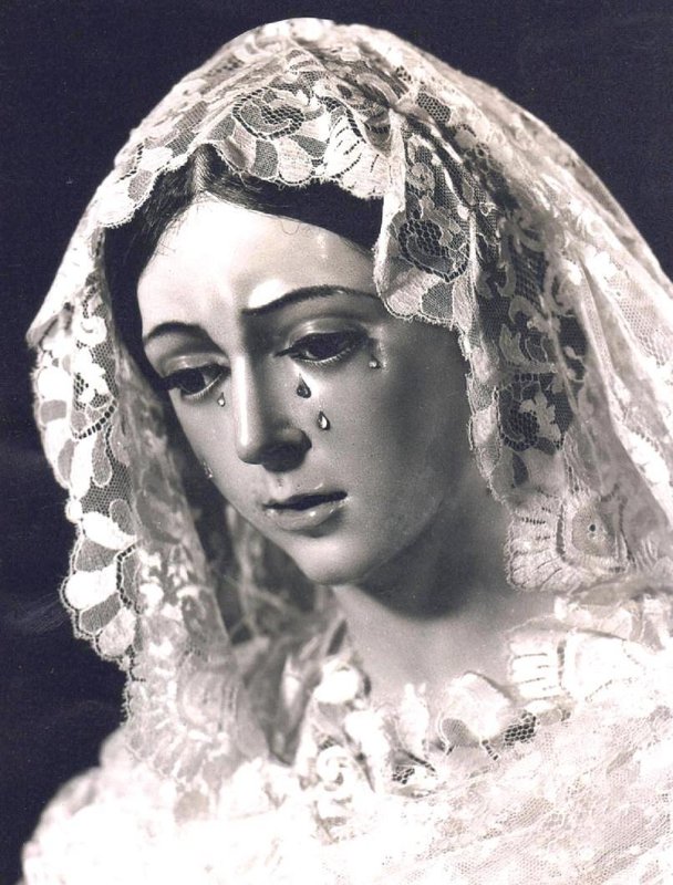  Anónimo. María Santísima de la Esperanza Macarena. Siglo XVII. Basílica de Santa María de la Esperanza Macarena. Sevilla.