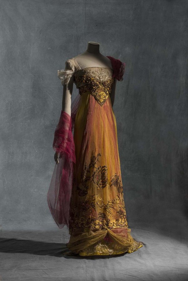 Hermanas Calot. Vestido de noche. 1909-1913. Tul de seda. Colección UFAC. Colección UFAC. © Les Arts Decorativs, Paris/photo: Jean Tholance..