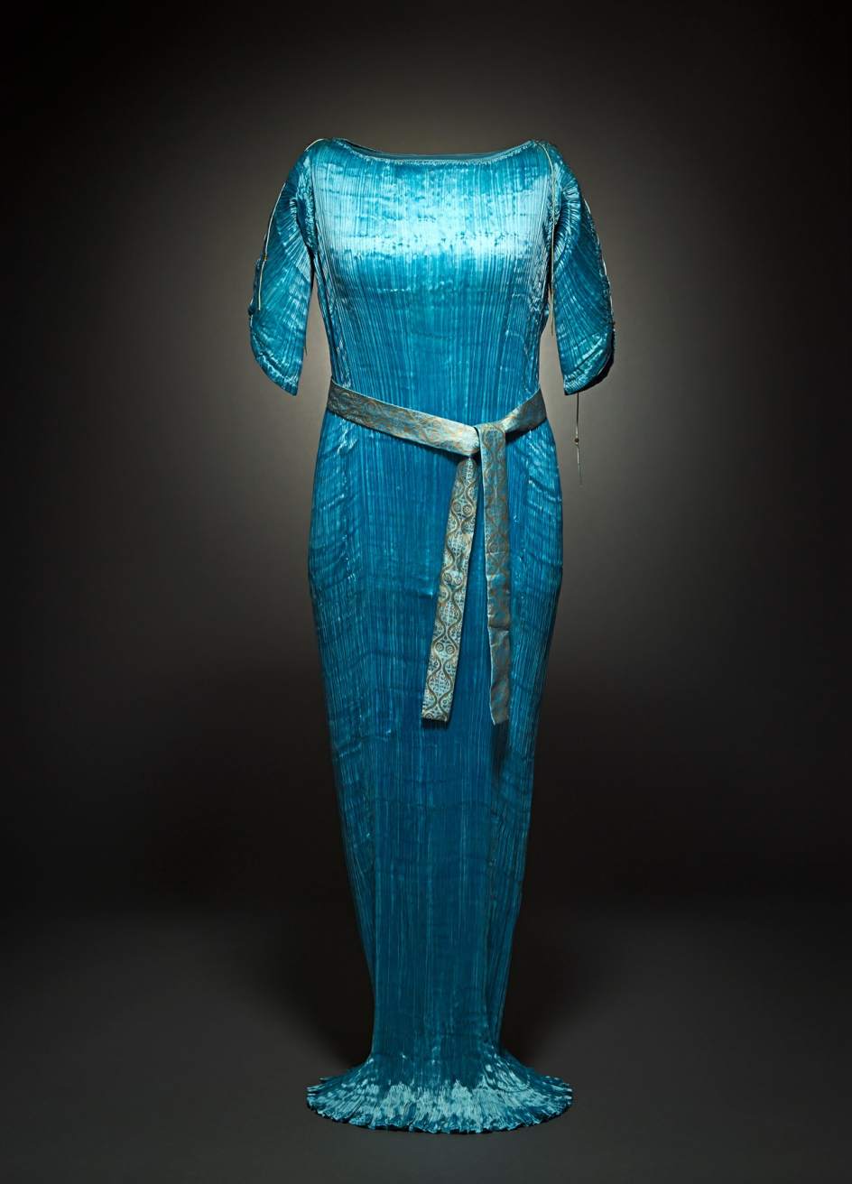 Vestido Delphos. Hacia 1920. Tafetán de seda y cristal de Murano. Centre de Documentació i Museu Tèxtil. Terrassa.
