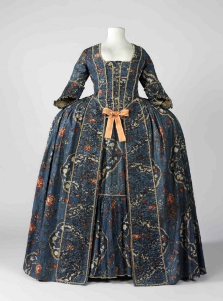 Vestido de corte. Francia. Hacia 1760. Museo del Disseny. Barcelona.