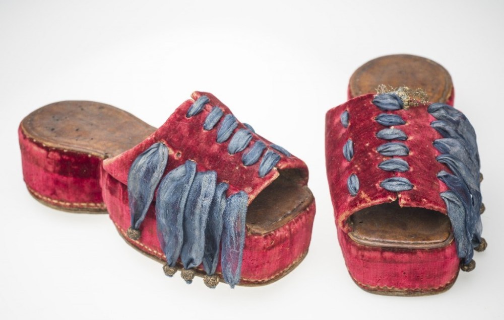 Chapines. España. 1500-1550. Museo del Disseny. Barcelona.