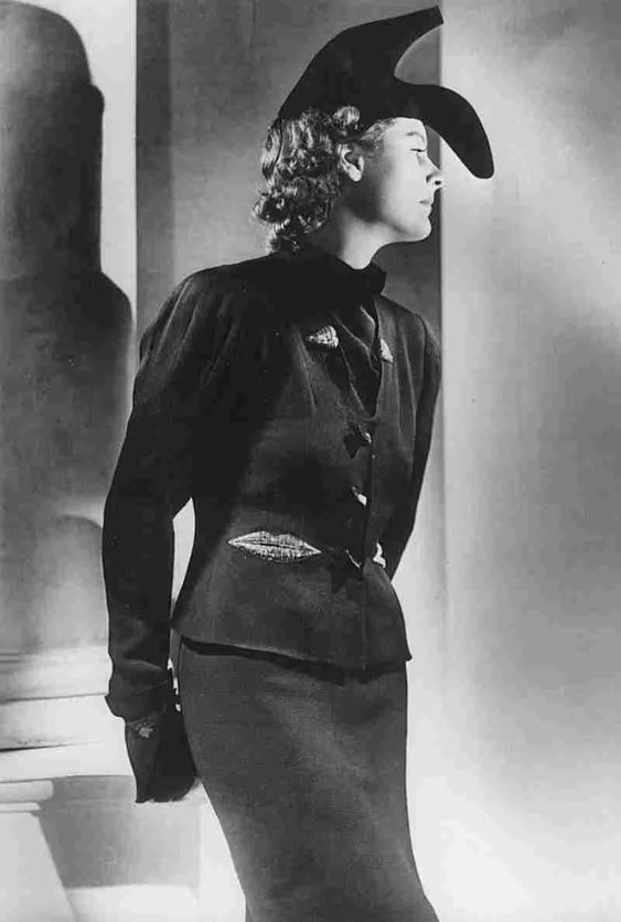Elsa Schiaparelli. Zapato sombrero.