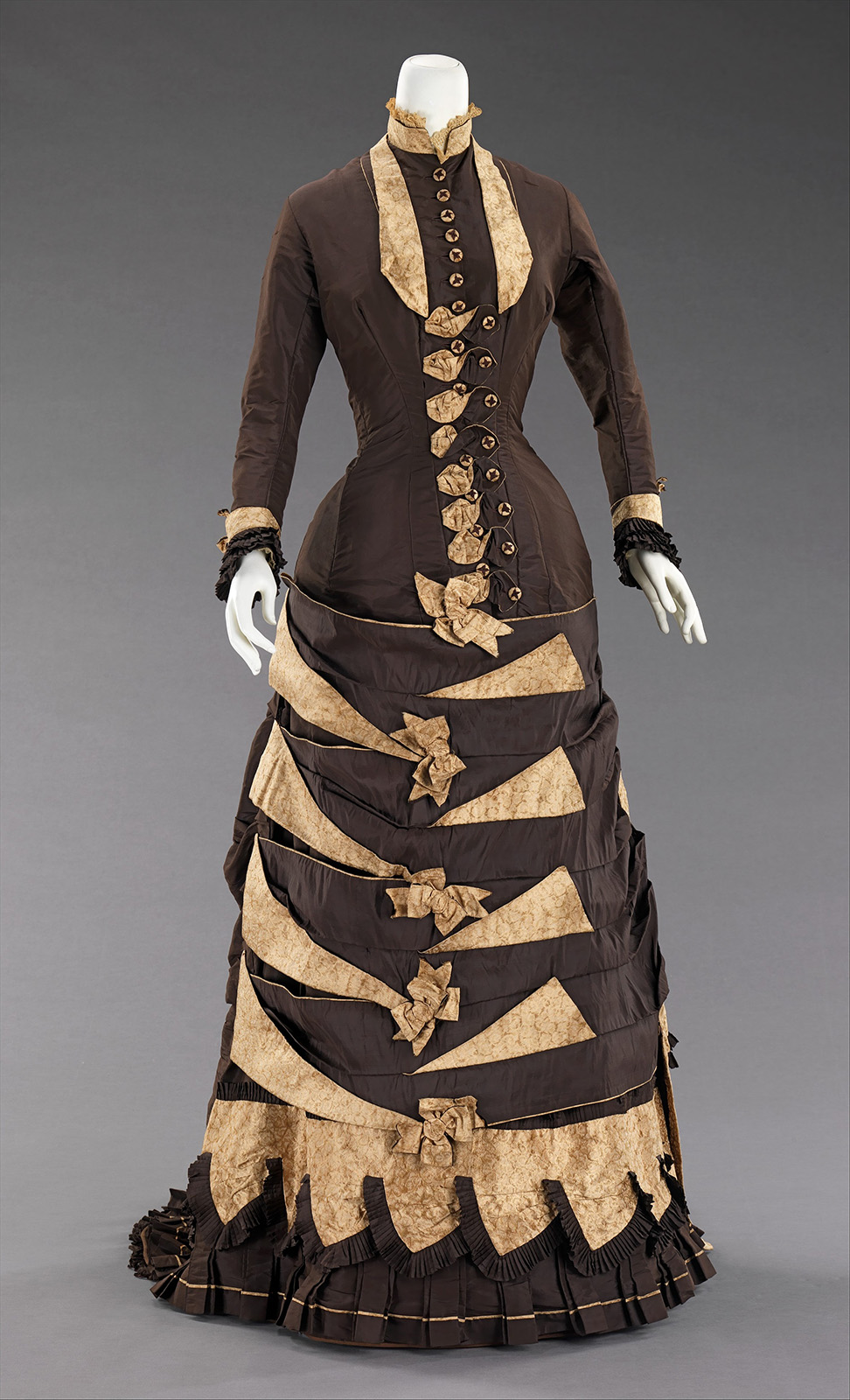 Vestido de novia. 1879. Metropolitan Museum.