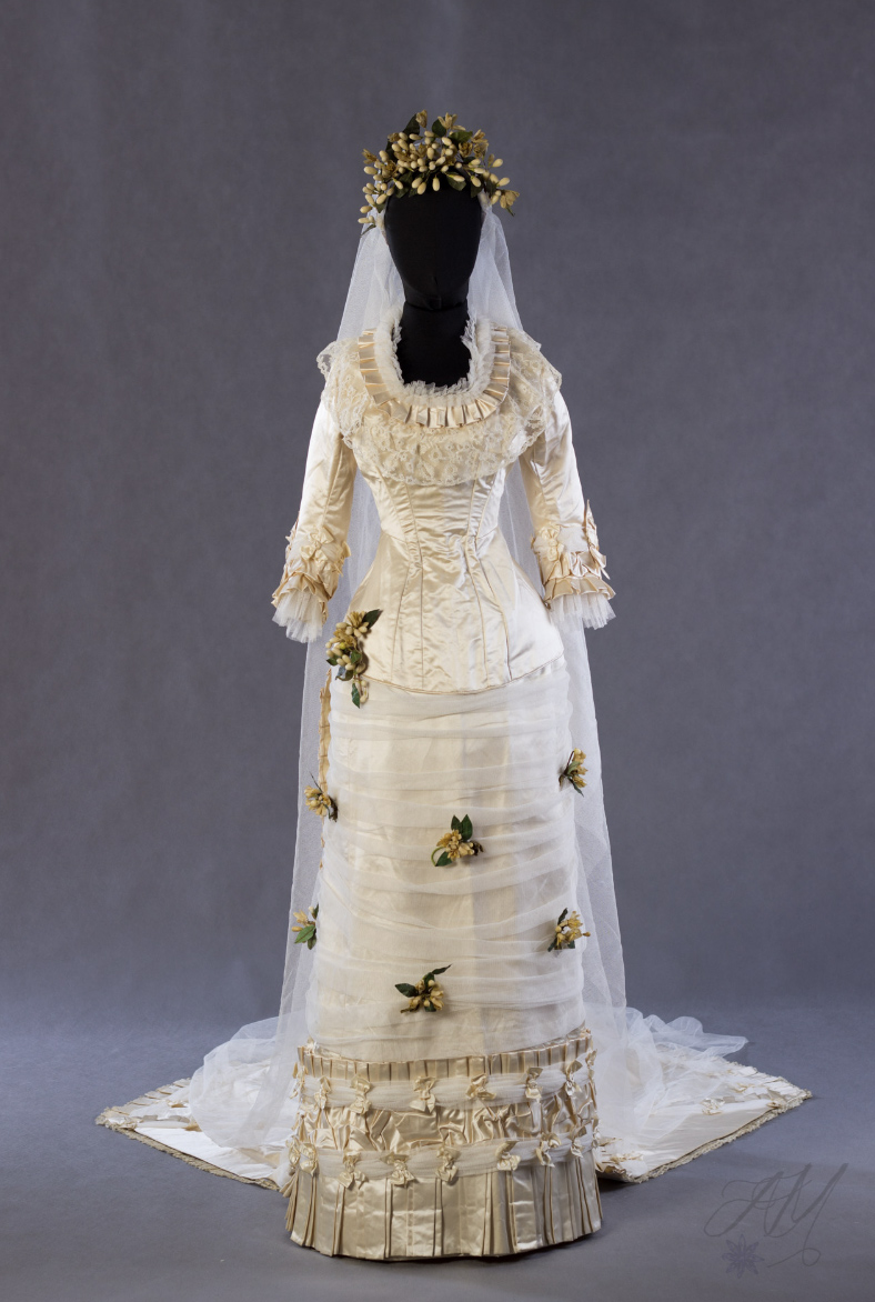 Vestido de novia. 1879.Museum of Historical Costume. Poznan. Polonia.