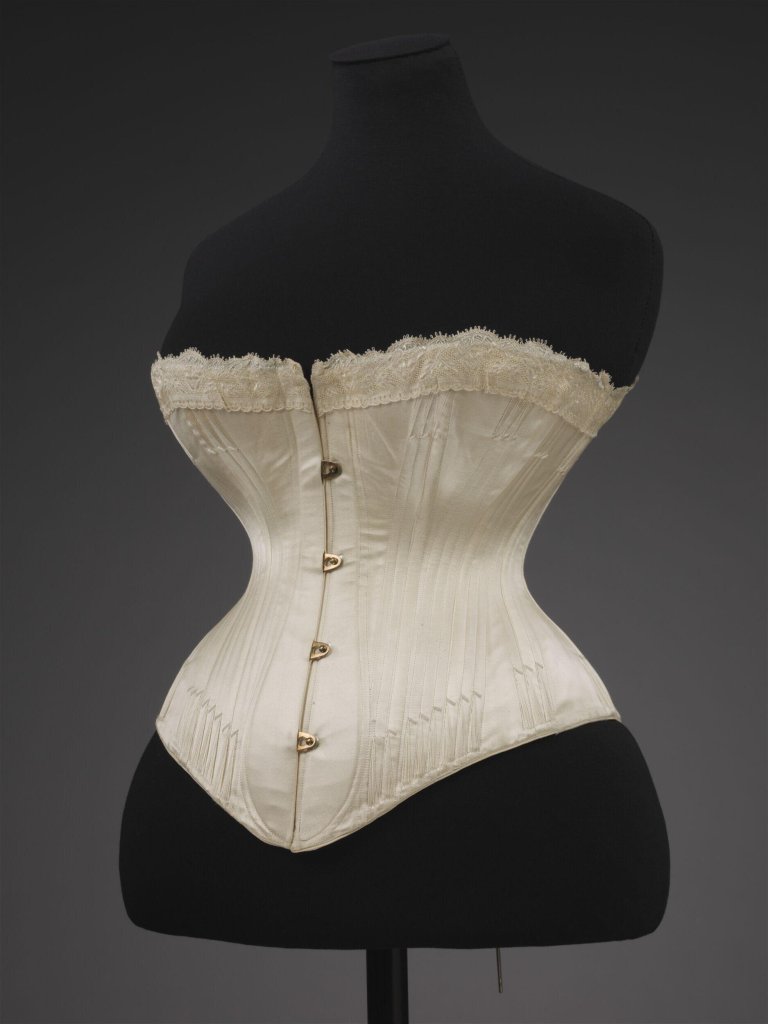 Corsé de boda. 1887. Museo Victoria & Albert.